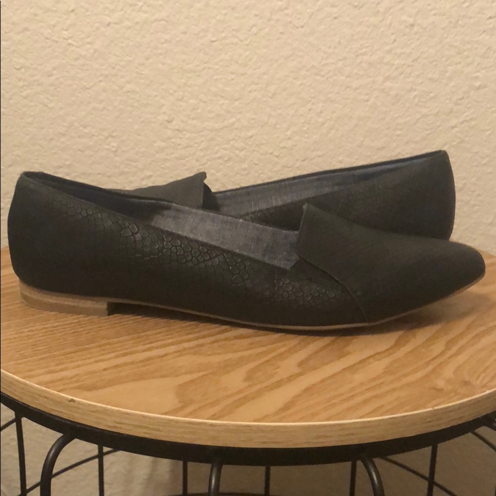 Black flats